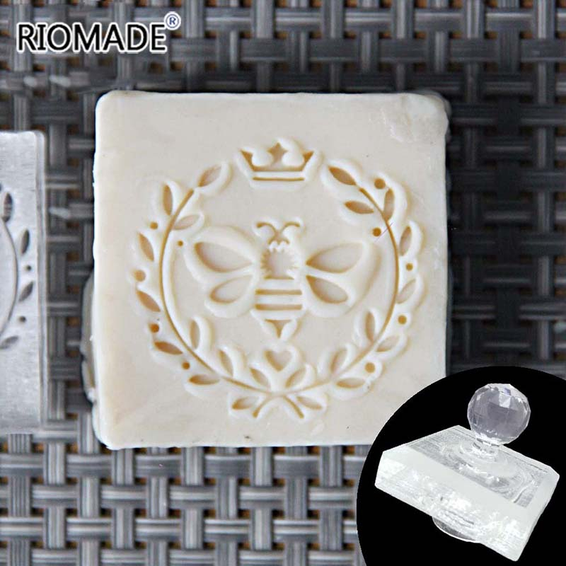Soap Making Queen - صابون كوين على شكل نحل مصنوع